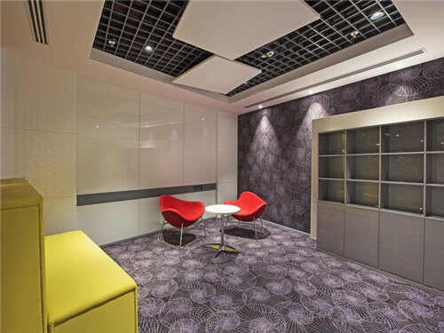 商務辦公室洽談區(qū)家具布置